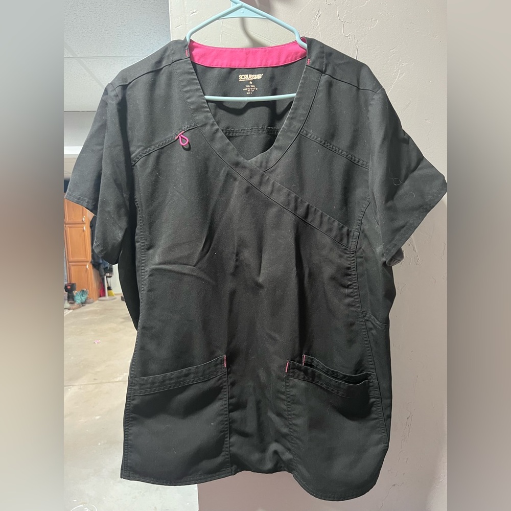 Scrub top